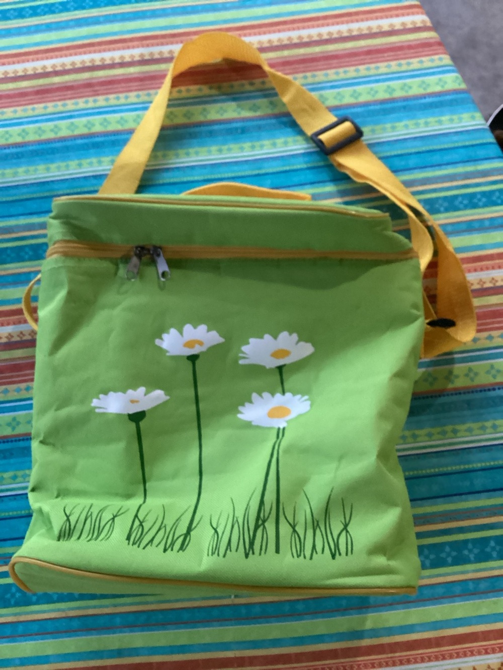 Green Daisy Thermal Tote - Perfect for Picnics